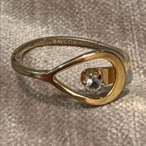 Vintage 80’s Avon Gold Ring size 7 faux diamond minimalist style